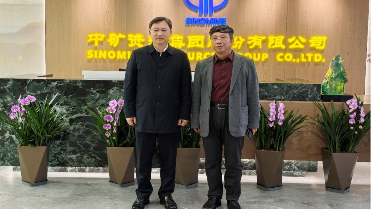 新余市委郑光泉书记到访yth游艇会集团总部