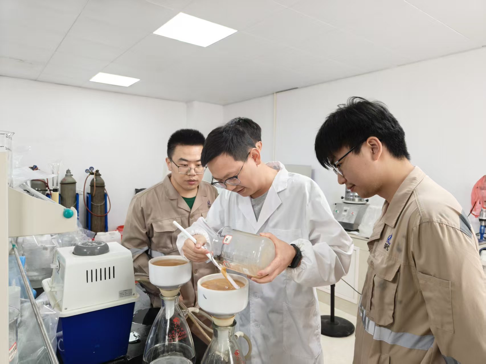 扎根锂业，攻坚路上让&ldquo;锂&rdquo;想花开｜yth游艇会锂业研发部90后工程师徐苗
